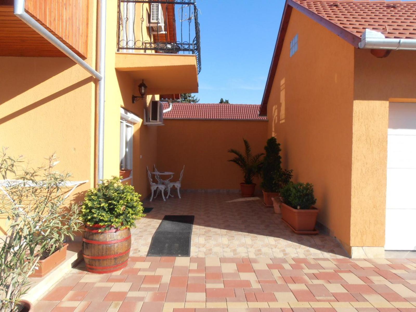 Harkány Gal Apartmanhaz מראה חיצוני תמונה