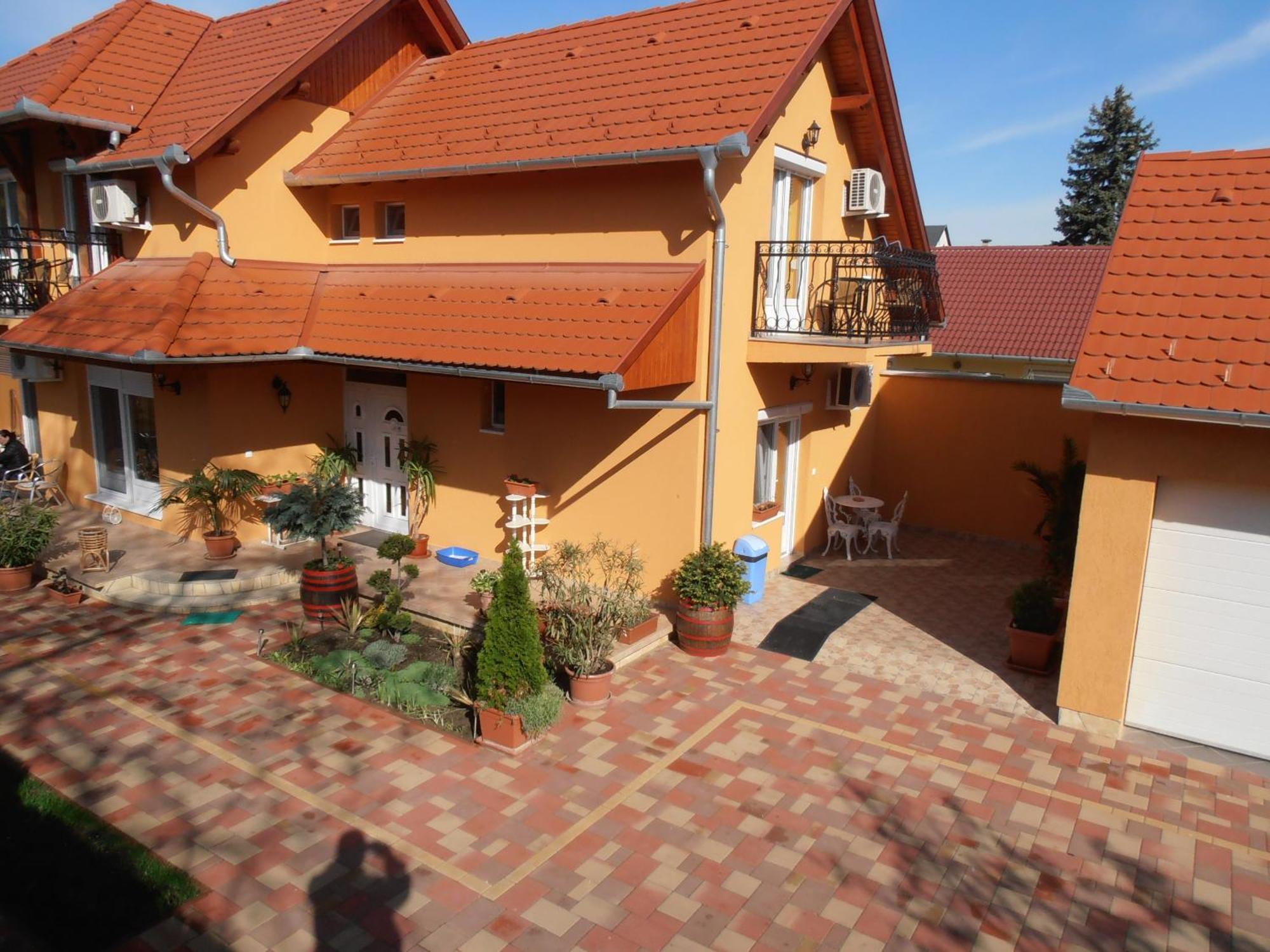 Harkány Gal Apartmanhaz מראה חיצוני תמונה
