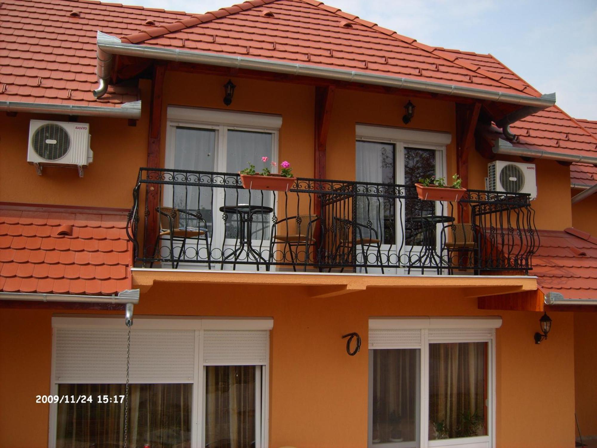 Harkány Gal Apartmanhaz מראה חיצוני תמונה