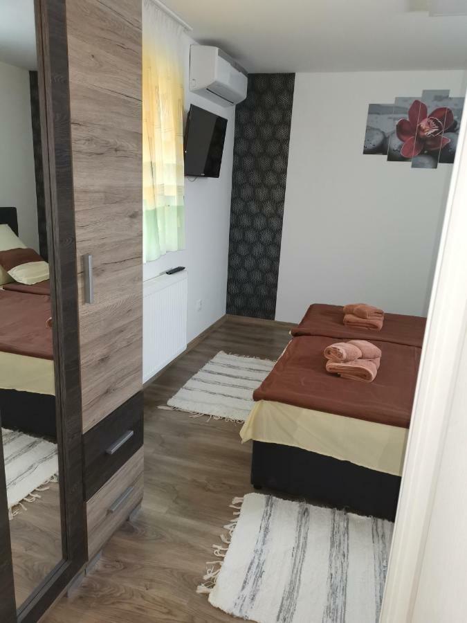 Harkány Gal Apartmanhaz מראה חיצוני תמונה