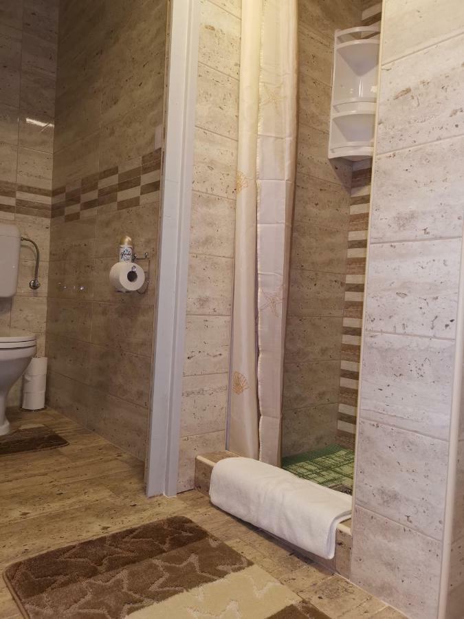 Harkány Gal Apartmanhaz מראה חיצוני תמונה