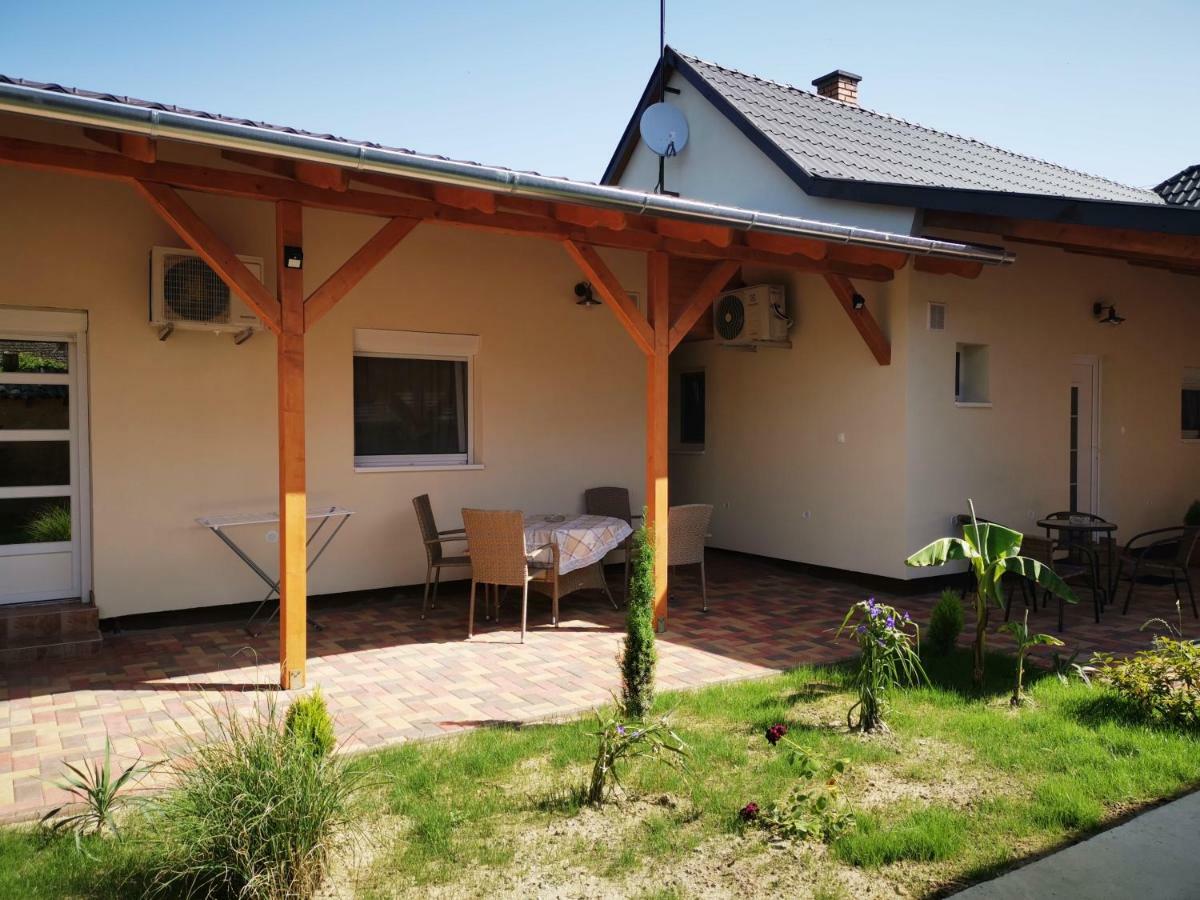 Harkány Gal Apartmanhaz מראה חיצוני תמונה